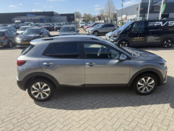 52978385-kia-stonic-2025