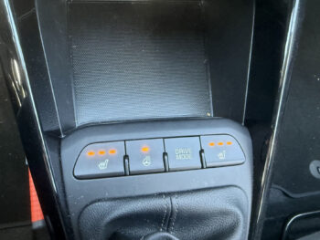 52978385-kia-stonic-2025