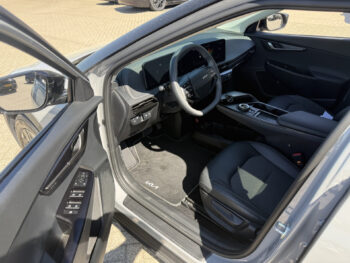 52979739-kia-ev6-2025