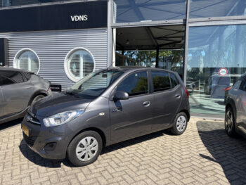 53013106-hyundai-i10-2013