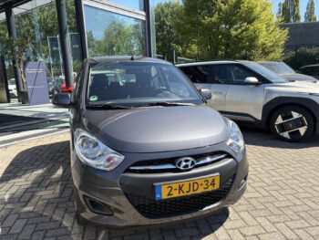 53013106-hyundai-i10-2013