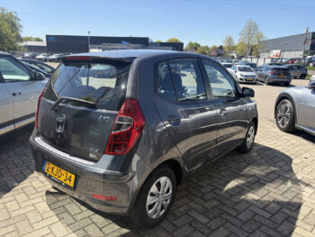 53013106-hyundai-i10-2013