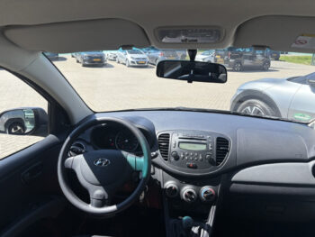 53013106-hyundai-i10-2013