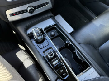 53065453-volvo-xc90-2016