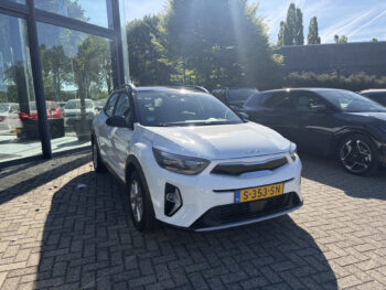 53136196-kia-stonic-2023