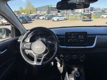 53136196-kia-stonic-2023