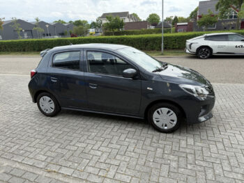 53193978-mitsubishi-space-star-2024