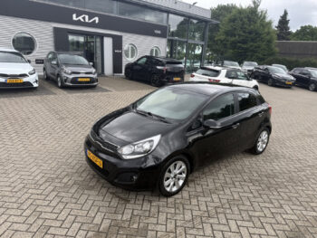 53428506-kia-rio-2012