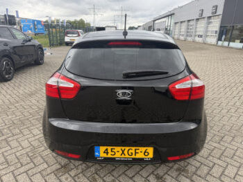 53428506-kia-rio-2012