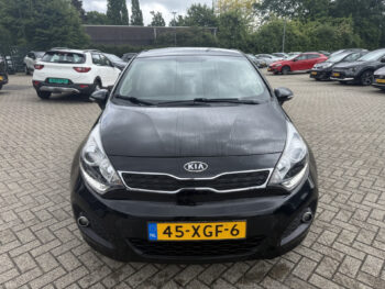 53428506-kia-rio-2012