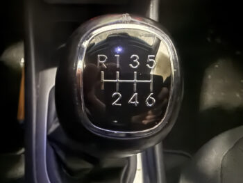 53428506-kia-rio-2012