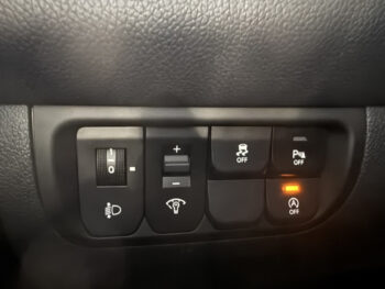53428506-kia-rio-2012