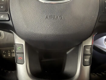 53428506-kia-rio-2012