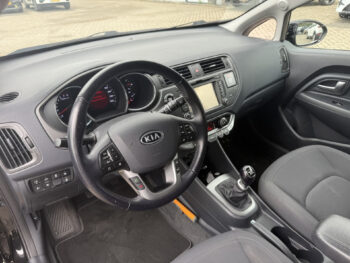 53428506-kia-rio-2012