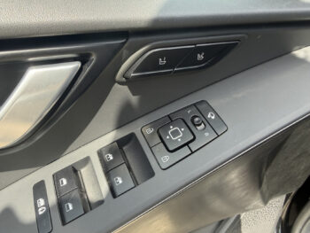 55117728-kia-niro-2022