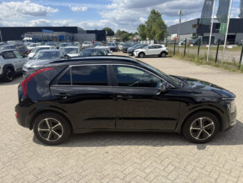 55117728-kia-niro-2022