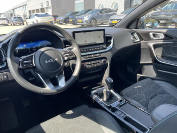 55117734-kia-ceed-1-0-t-gdi-design-edtion-2025