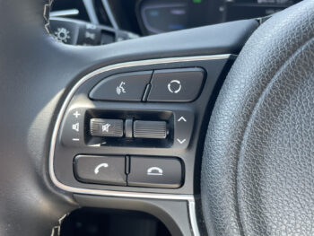 55117927-kia-niro-2021
