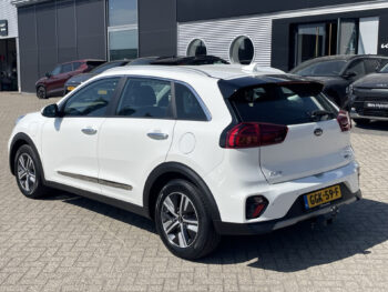 55117927-kia-niro-2021