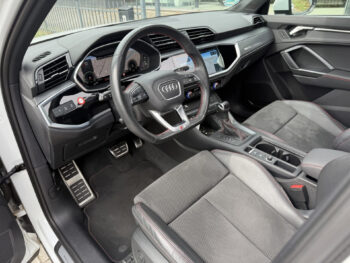 56108520-audi-q3-2022