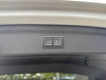 56108520-audi-q3-2022