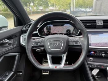 56108520-audi-q3-2022