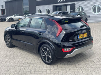 56159025-kia-niro-1-6-hev-dynamicline-camera-navi-parkeersensoren-2022