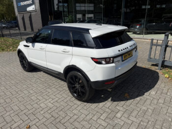 56168492-land-rover-range-rover-evoque-2013