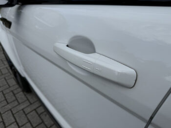 56168492-land-rover-range-rover-evoque-2013