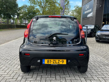 56302428-peugeot-107-2013