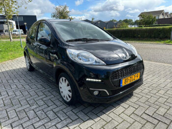 56302428-peugeot-107-2013