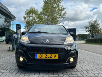 56302428-peugeot-107-2013