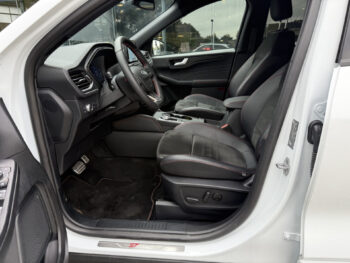 56330662-ford-kuga-2023