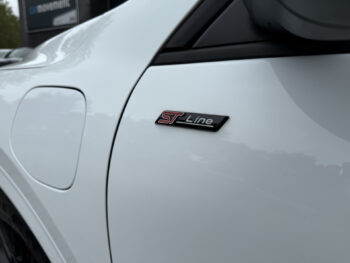 56330662-ford-kuga-2023