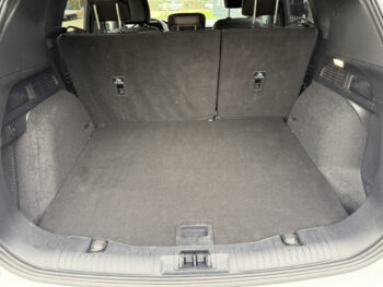 56330662-ford-kuga-2023