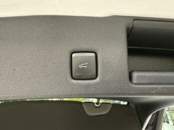 56330662-ford-kuga-2023
