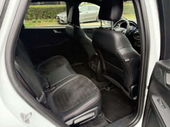 56330662-ford-kuga-2023