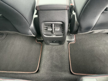 56330662-ford-kuga-2023
