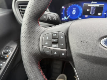 56330662-ford-kuga-2023