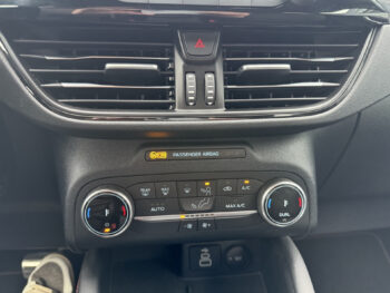 56330662-ford-kuga-2023