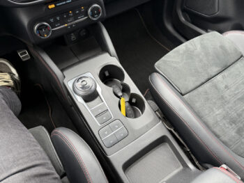 56330662-ford-kuga-2023