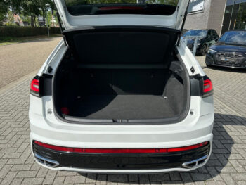 56331049-volkswagen-taigo-2022