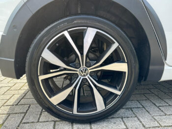 56331049-volkswagen-taigo-2022