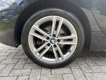 56395595-bmw-1-serie-2023