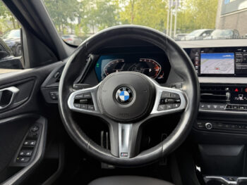 56395595-bmw-1-serie-2023