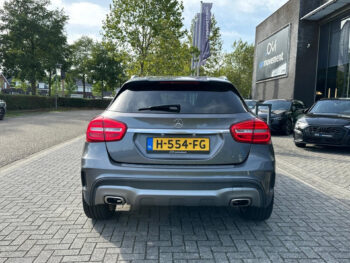 56511348-mercedes-benz-gla-2015