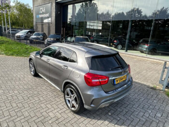 56511348-mercedes-benz-gla-2015