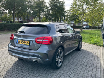 56511348-mercedes-benz-gla-2015