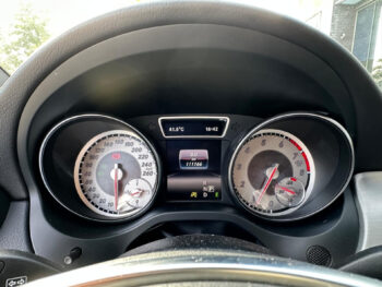 56511348-mercedes-benz-gla-2015