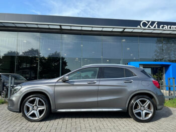56511348-mercedes-benz-gla-2015